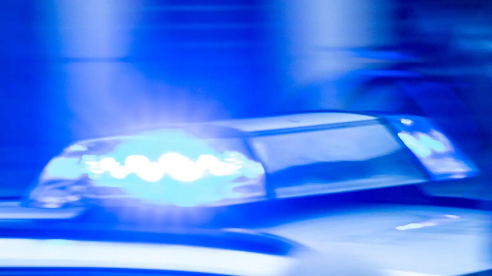 Die Feuchtwangener Polizei kontrollierte am Samstag einen 14-jährigen Rollerfahrer. (Symbolbild: Jens Büttner/dpa)