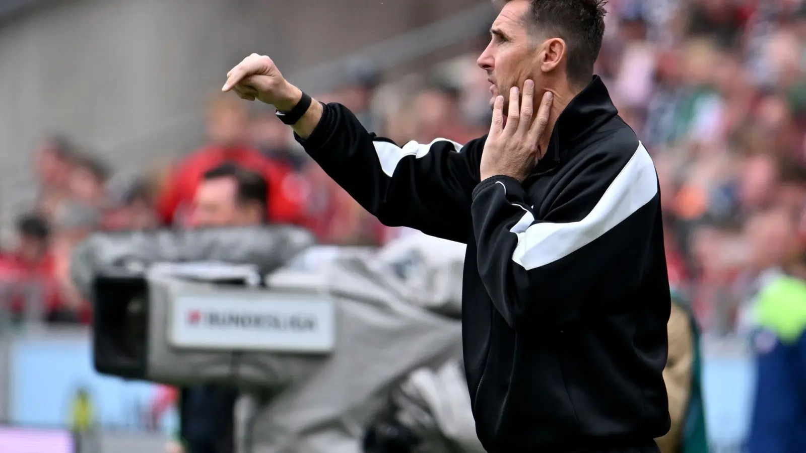 Das Team von Nürnbergs Trainer Miroslav Klose präsentierte sich gut in Hannover. (Foto: Swen Pförtner/dpa)