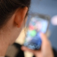 Auch am Smartphone: Werden digitale Dienste schleichend immer schlechter, spricht man von Enshittifizierung. (Foto: Niklas Graeber/dpa/dpa-tmn)