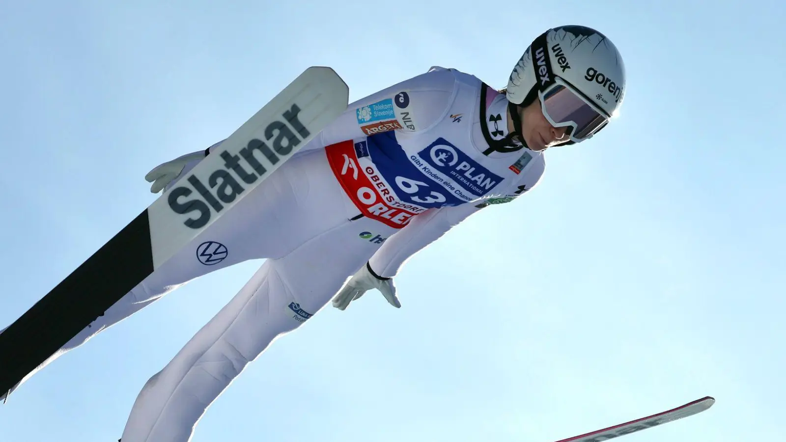 Nika Prevc springt in Oberstdorf. (Foto: Karl-Josef Hildenbrand/dpa)