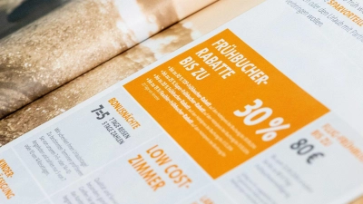 Vor dem Urlaub ist nach dem Urlaub: Wer zeitnah wieder mit dem Sparen beginnt, kann von Frühbucherrabatten profitieren.  (Foto: Franziska Gabbert/dpa-tmn)