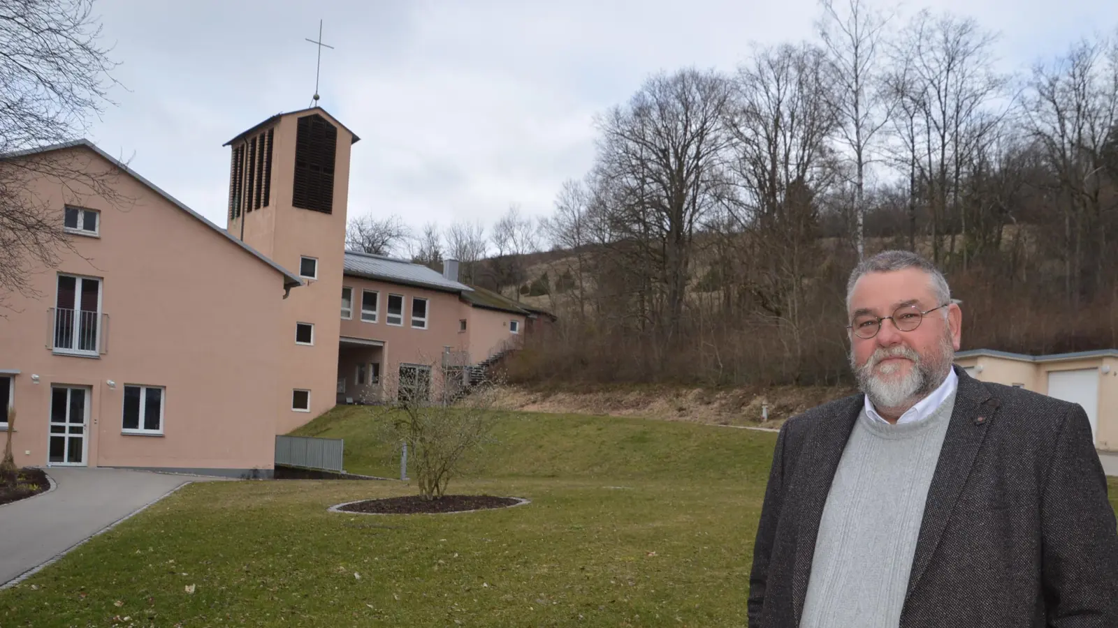 Pfarrer Christoph Seyler war 13 Jahre lang Leiter des Evangelischen Bildungszentrums auf dem Hesselberg. Seit 1. Oktober ist er im Ruhestand. (Archivbild: Peter Tippl)