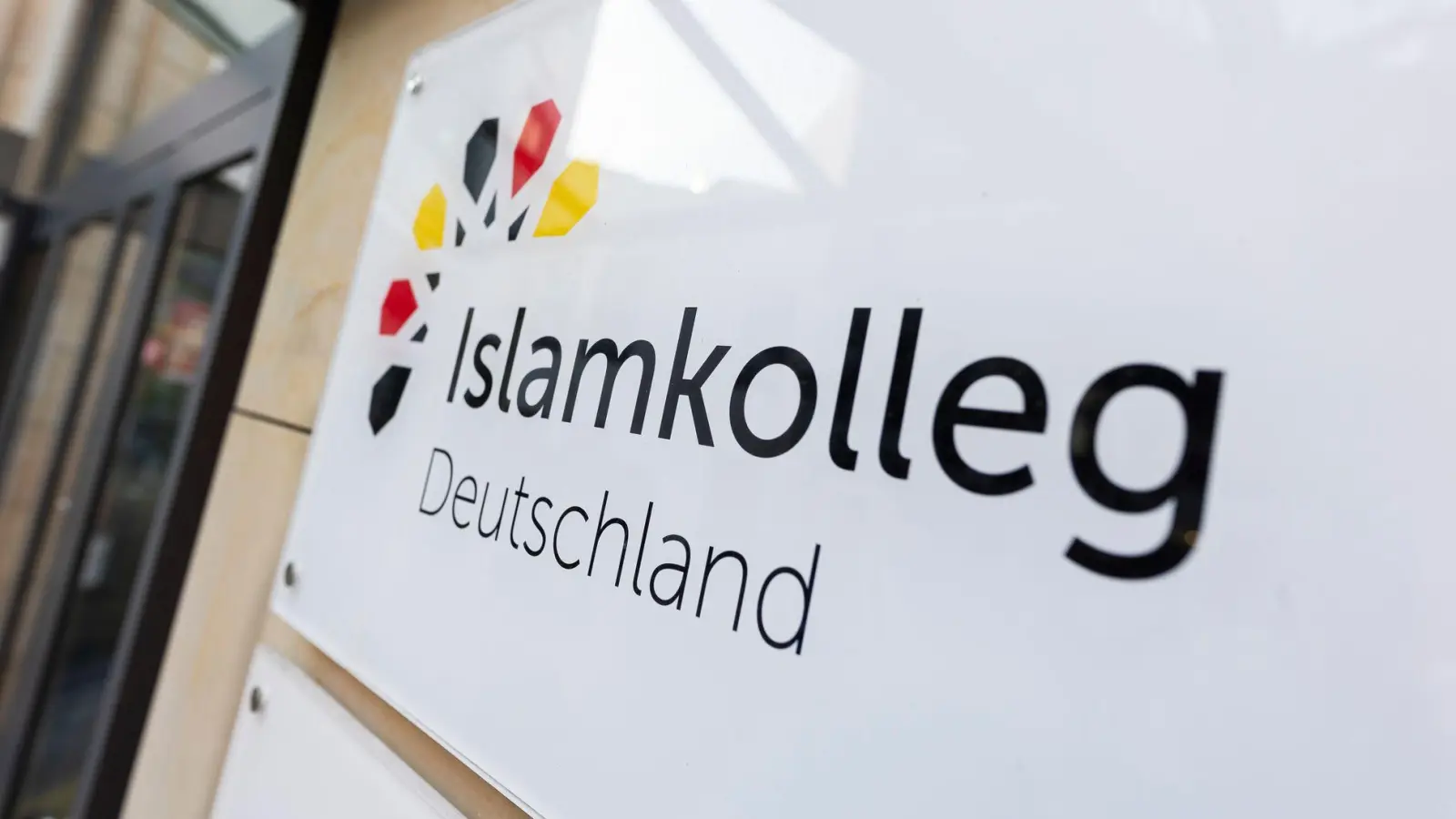 Die vom Bund geförderte Ausbildung des Islamkollegs ist hierzulande einzigartig. (Archivbild) (Foto: Michael Matthey/dpa)