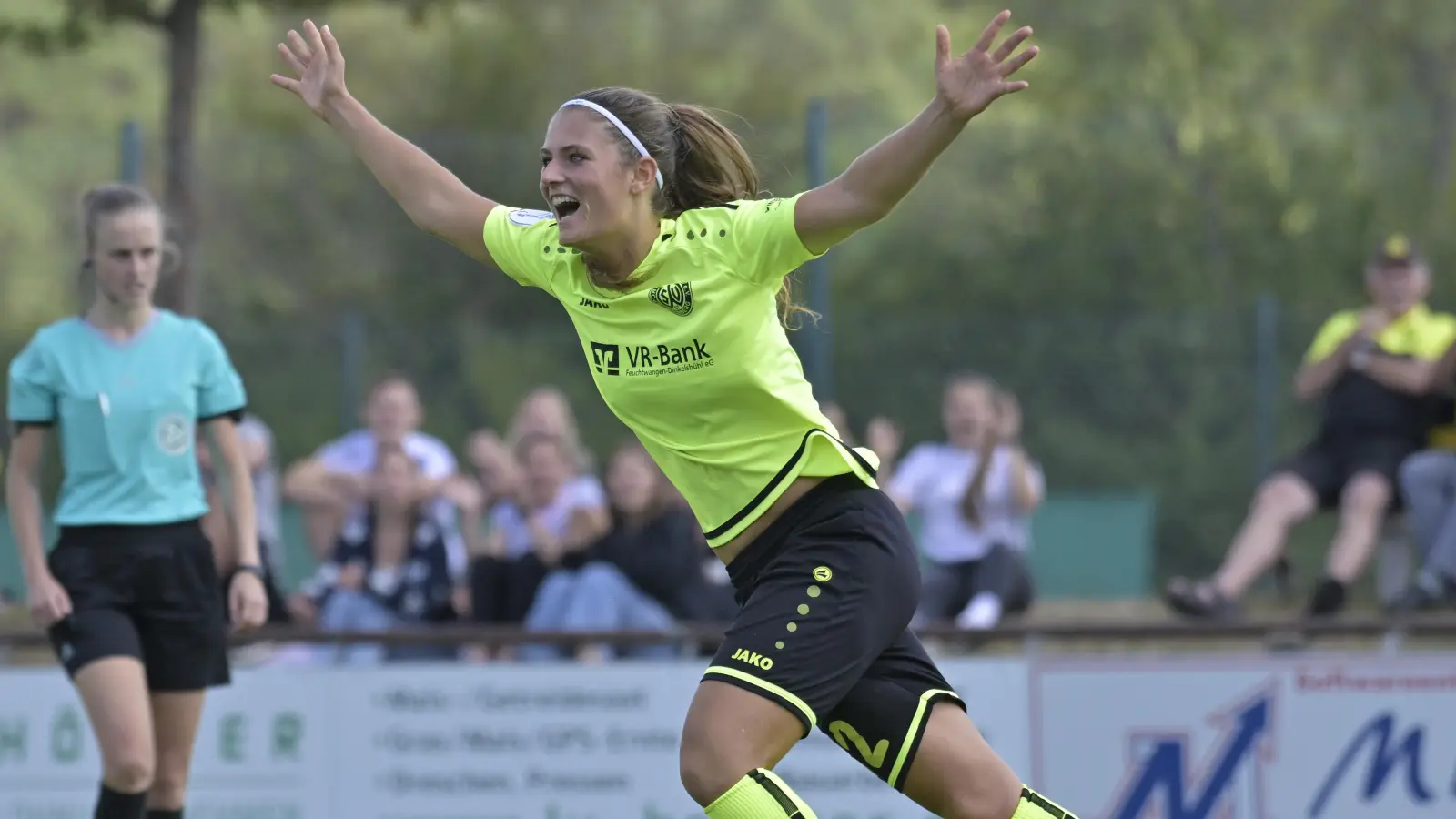 Durfte wieder jubeln: Anna Hofrichter (hier in einem anderen Spiel) erzielte das zweite Weinberger Tor gegen Hof. (Foto: Martin Rügner)