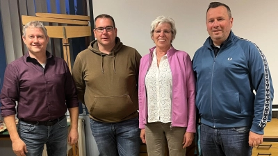 Bürgermeister Matthias Rößler (von links) verabschiedete die ausscheidenden Gemeinderatsmitglieder Mario Hieber, Irene Lang und Martin Frank.  (Foto: Cedric Sterner)