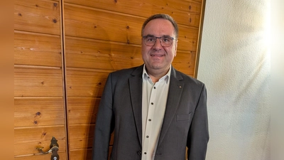 Markus Prokopczuk nach der Vereidigung als neuer Bürgermeister von Ehingen.  (Foto: Friedrich Zinnecker)