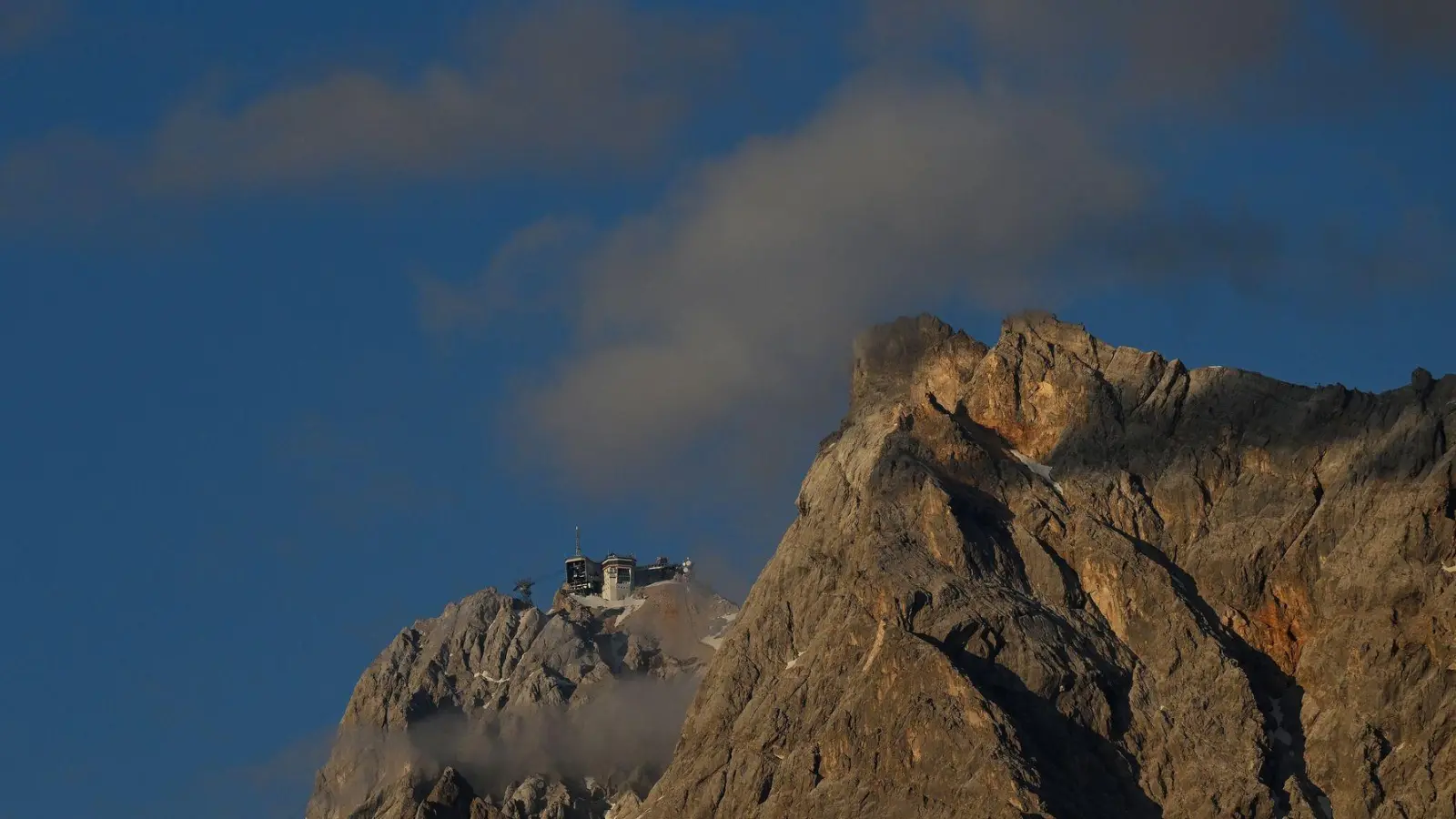 Die Seilbahn auf der österreichischen Seite der Zugspitze fiel aus. (Foto: Archiv) (Foto: Angelika Warmuth/dpa)
