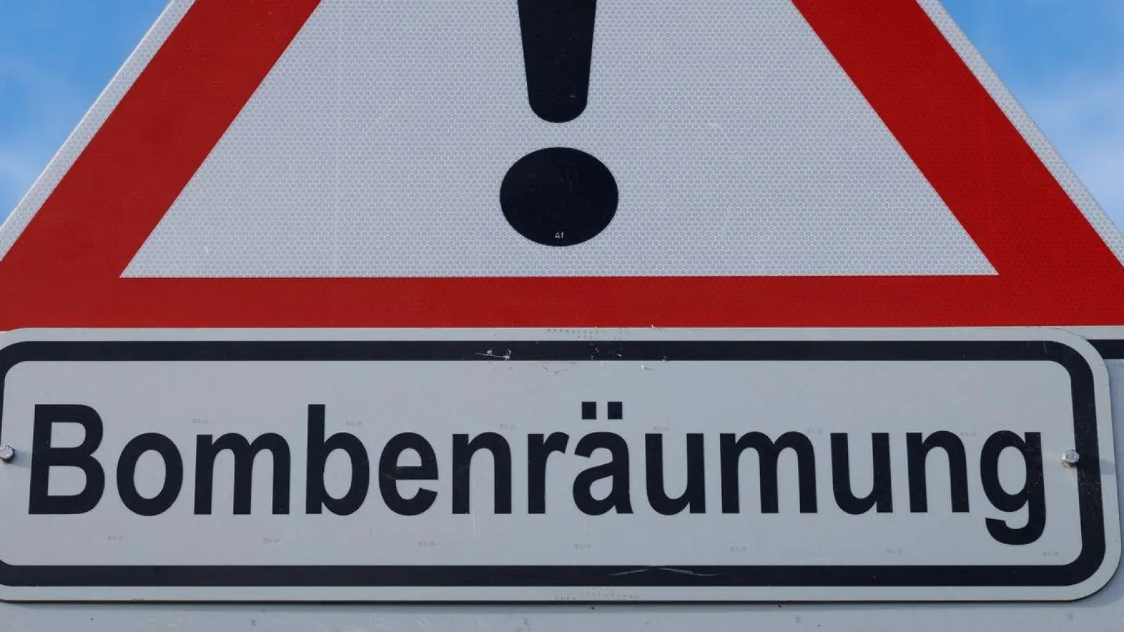 Rund 300 Menschen sind von der Evakuierung betroffen. (Symbolbild) (Foto: Friso Gentsch/dpa)
