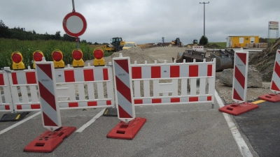 Voraussichtlich ein dreiviertel Jahr lang bleibt die Bundesstraße 286 in Ziegenbach gesperrt. Der Verkehr wird über Iphofen umgeleitet. (Symbolbild: Peter Zumach)