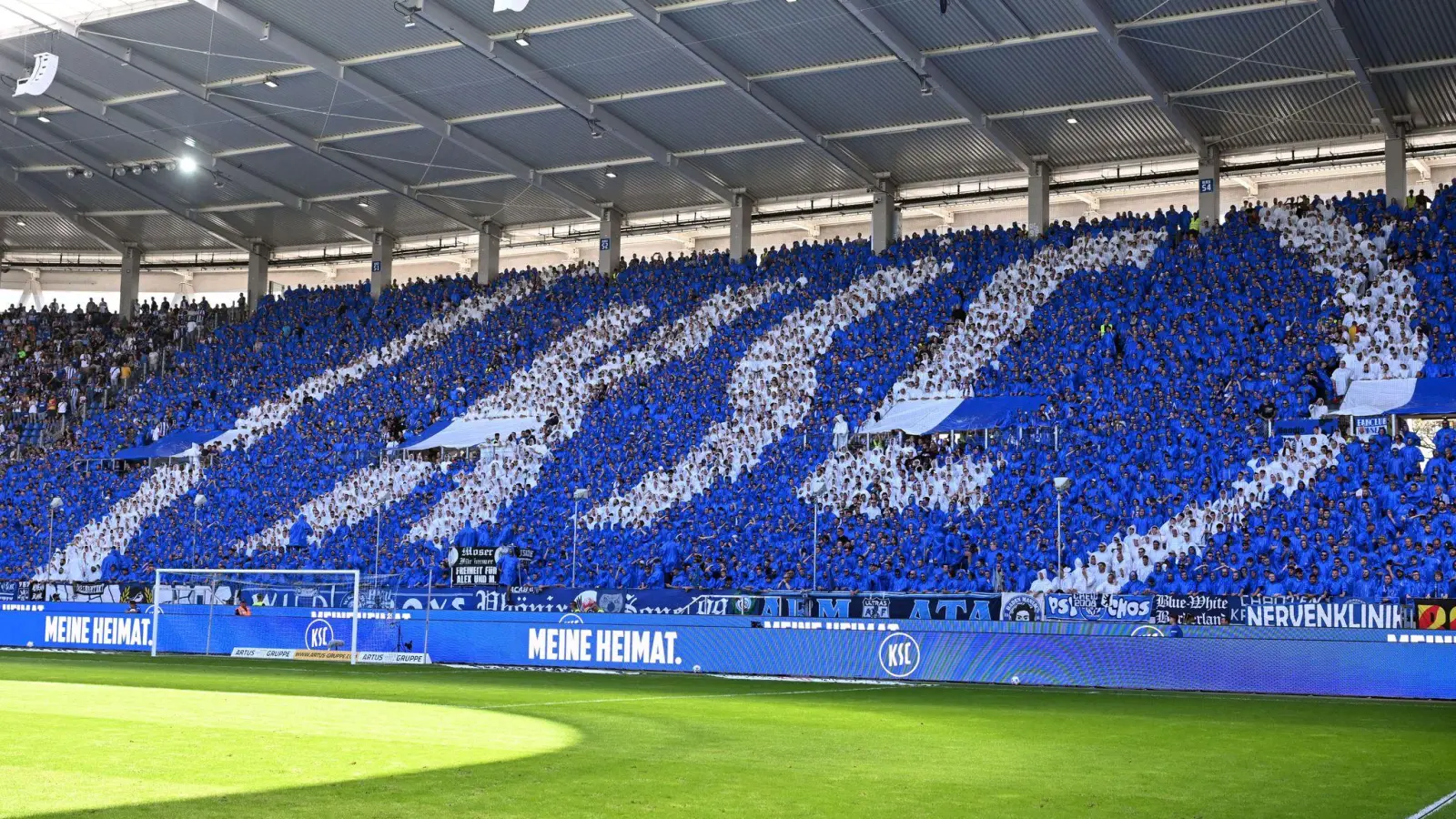 Der Karlsruher SC stellt sich in der sportlichen Führung breiter auf (Foto: Uli Deck/dpa)