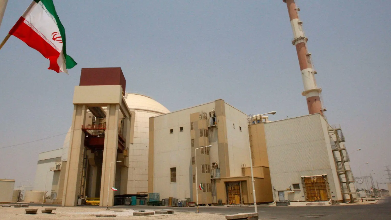 Berlin, Paris und London hatten im Atomstreit mit dem Iran die Notbremse gezogen. (Archivbild) (Foto: Vahid Salemi/AP/dpa)