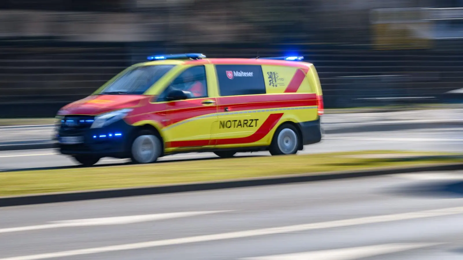 Die Rettungskräfte konnten vor Ort nichts mehr für den Mann tun. (Symbolbild) (Foto: Robert Michael/dpa)