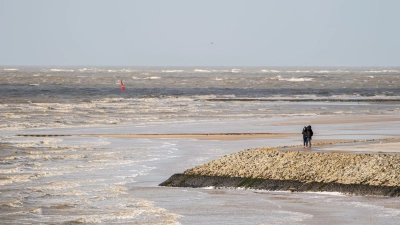 Wissenschaftler gehen davon aus, dass der Meeresspiegel in der Nordsee bis 2100 zwischen 30 und 120 Zentimeter steigen wird. (Archivbild) (Foto: Mohssen Assanimoghaddam/dpa)