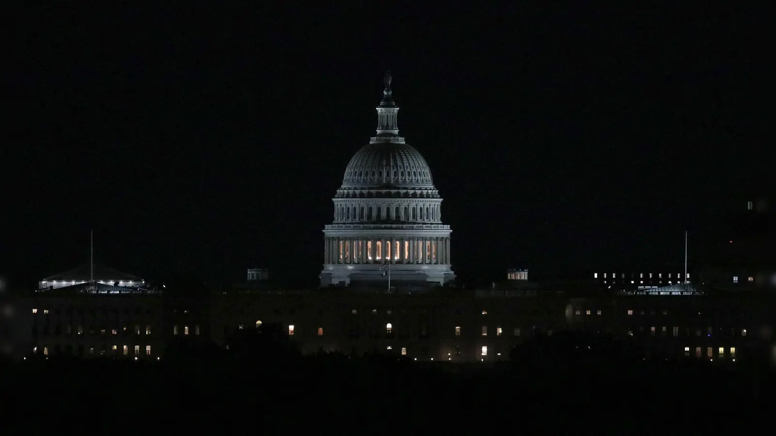 Seit einem Monat hat der Shutdown die USA im Griff. (Archivbild) (Foto: Gent Shkullaku/ZUMA Press Wire/dpa)