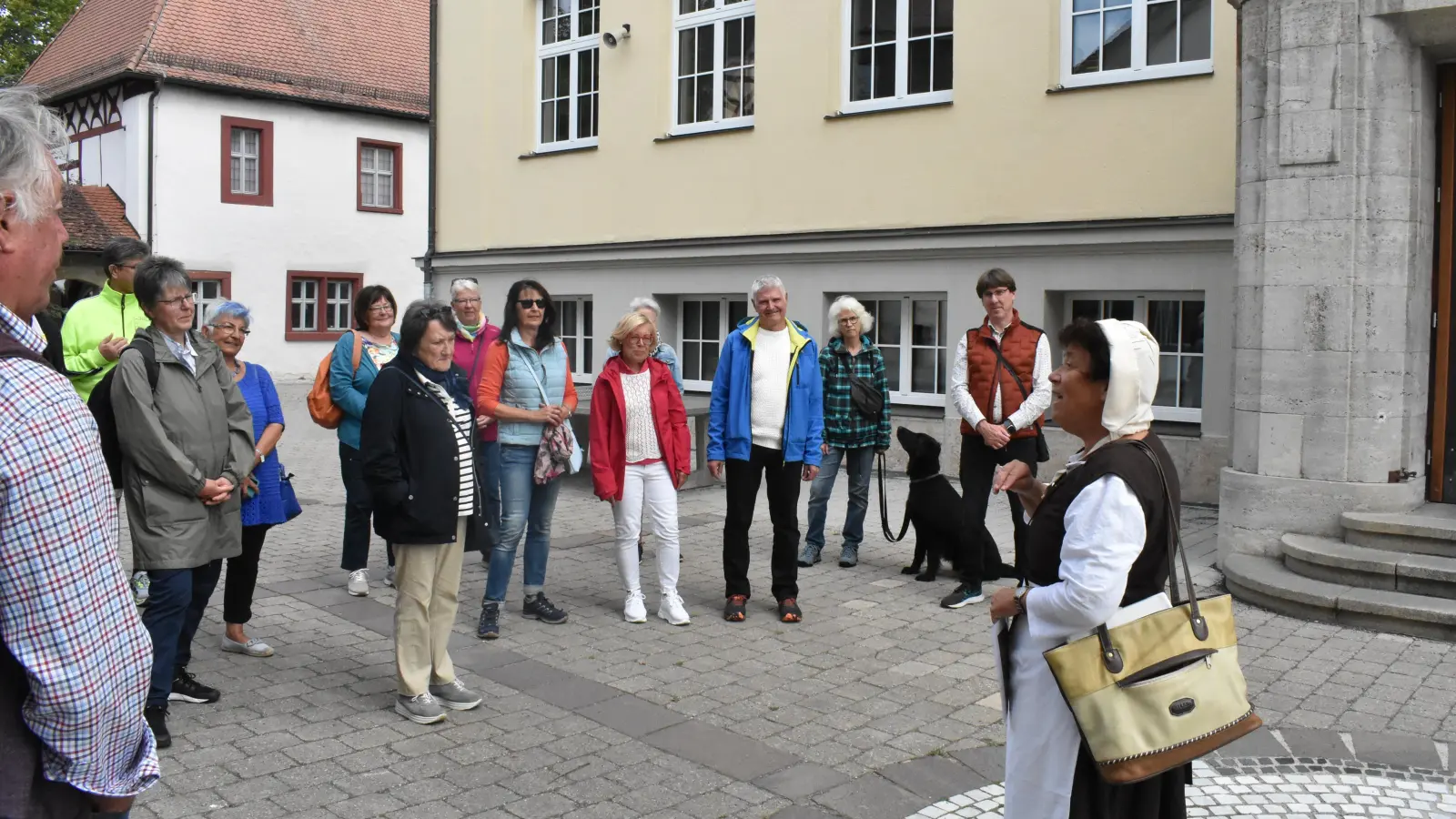 In die Rolle der Magd Barbara schlüpfte Gästeführerin Claudia Hirschlach. (Foto: Ute Niephaus)