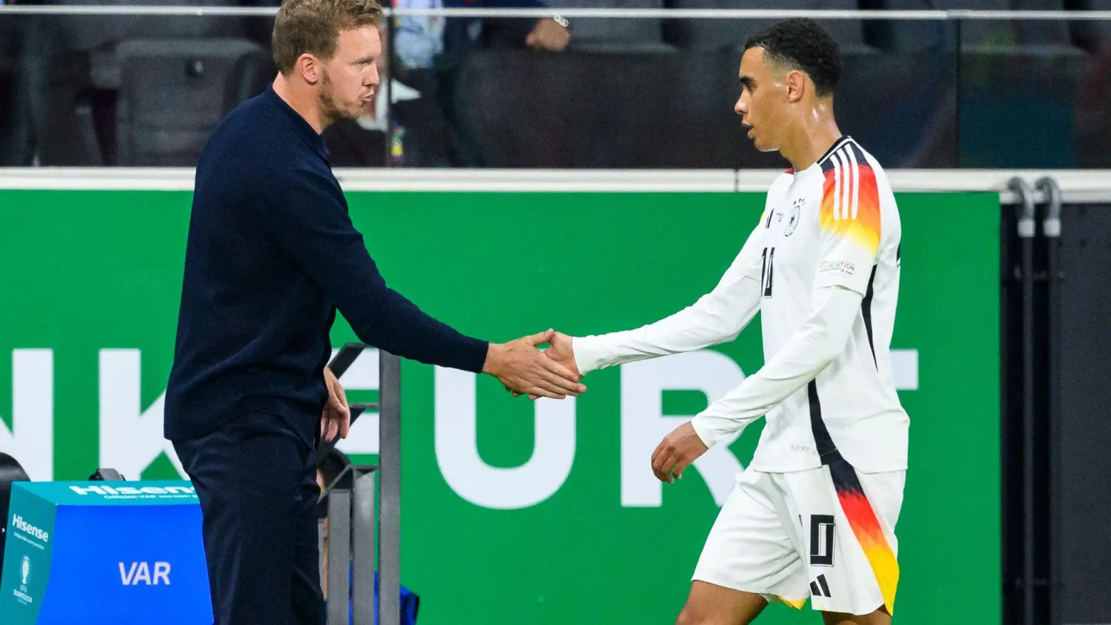 Bundestrainer Nagelsmann bedauert die Verletzung von Jamal Musiala sehr.  (Foto: Tom Weller/dpa)