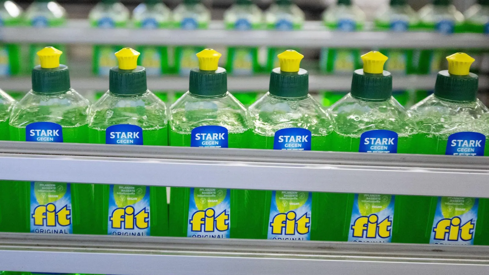 Steht in Ostdeutschland synonym für Spülmittel: Fit aus dem ostsächsischen Hirschfelde (Archivbild) (Foto: Sebastian Kahnert/dpa)