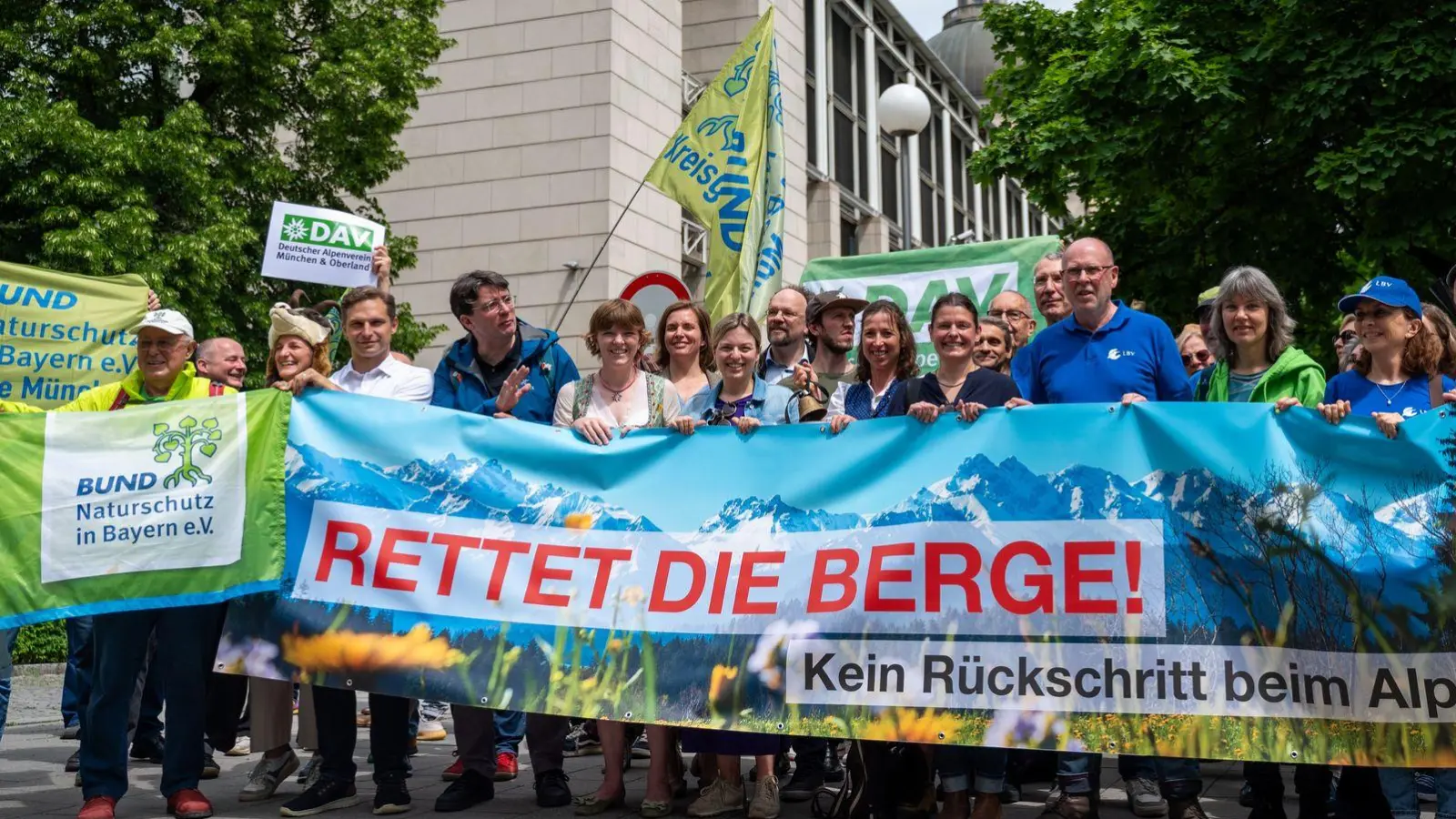Der Protest richtet sich gegen das sogenannte dritte Modernisierungsgesetz. (Foto: Leonie Asendorpf/dpa)