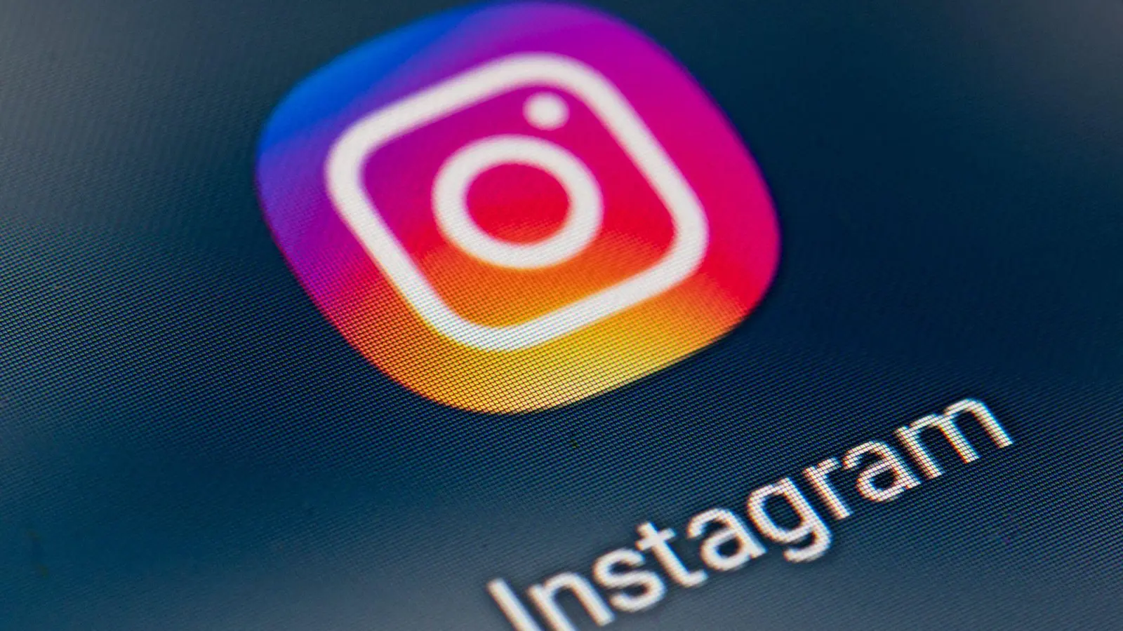 Wegen schwerer Verstöße gegen Datenschutzregeln für Kinder muss das soziale Netzwerk Instagram in Irland 405 Millionen Euro Strafe zahlen. (Foto: Fabian Sommer/dpa)