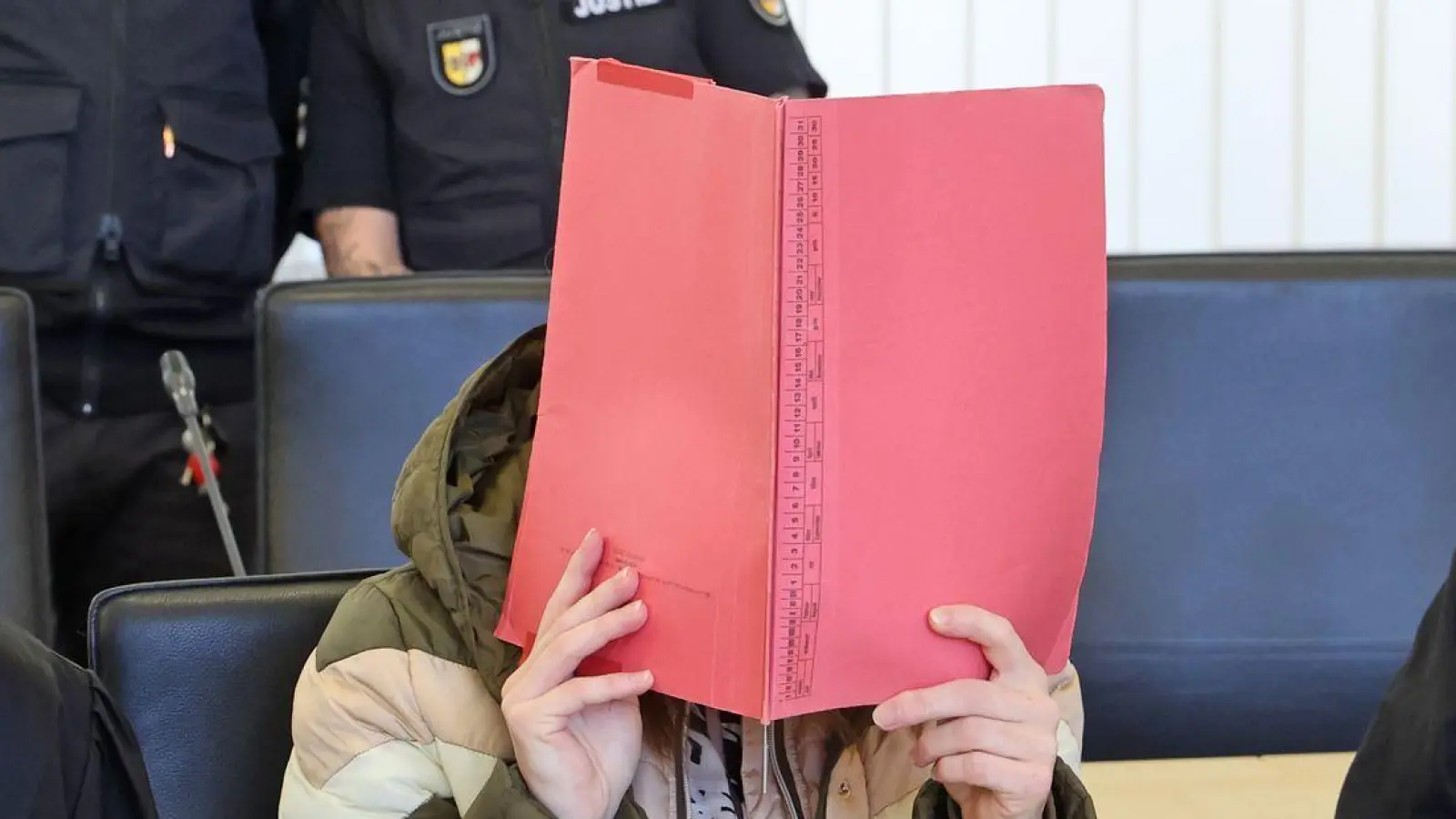 Die Angeklagte äußerte sich bisher nicht zu den Vorwürfen. (Foto: Bernd Wüstneck/dpa)