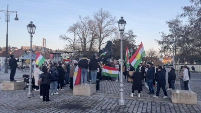 Die Demonstration am Dienstag begann und endete auf dem Schloßplatz. (Foto: Oliver Herbst)