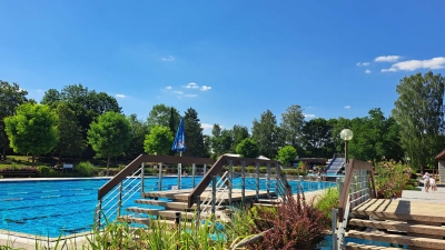 Das Freibad stehe beispielhaft für die vielfältigen Freizeitangebote in Feuchtwangen, betont das Rathaus zum Abschneiden der Stadt bei dem bundesweiten Check. (Archivbild: Sabine Rohn)