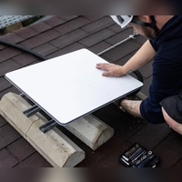 Deutschlands große Telekommunikationsanbieter sagen Funklöchern mit Satelliten-Internet den Kampf an. (Symbolbild)  (Foto: Philipp von Ditfurth/dpa)