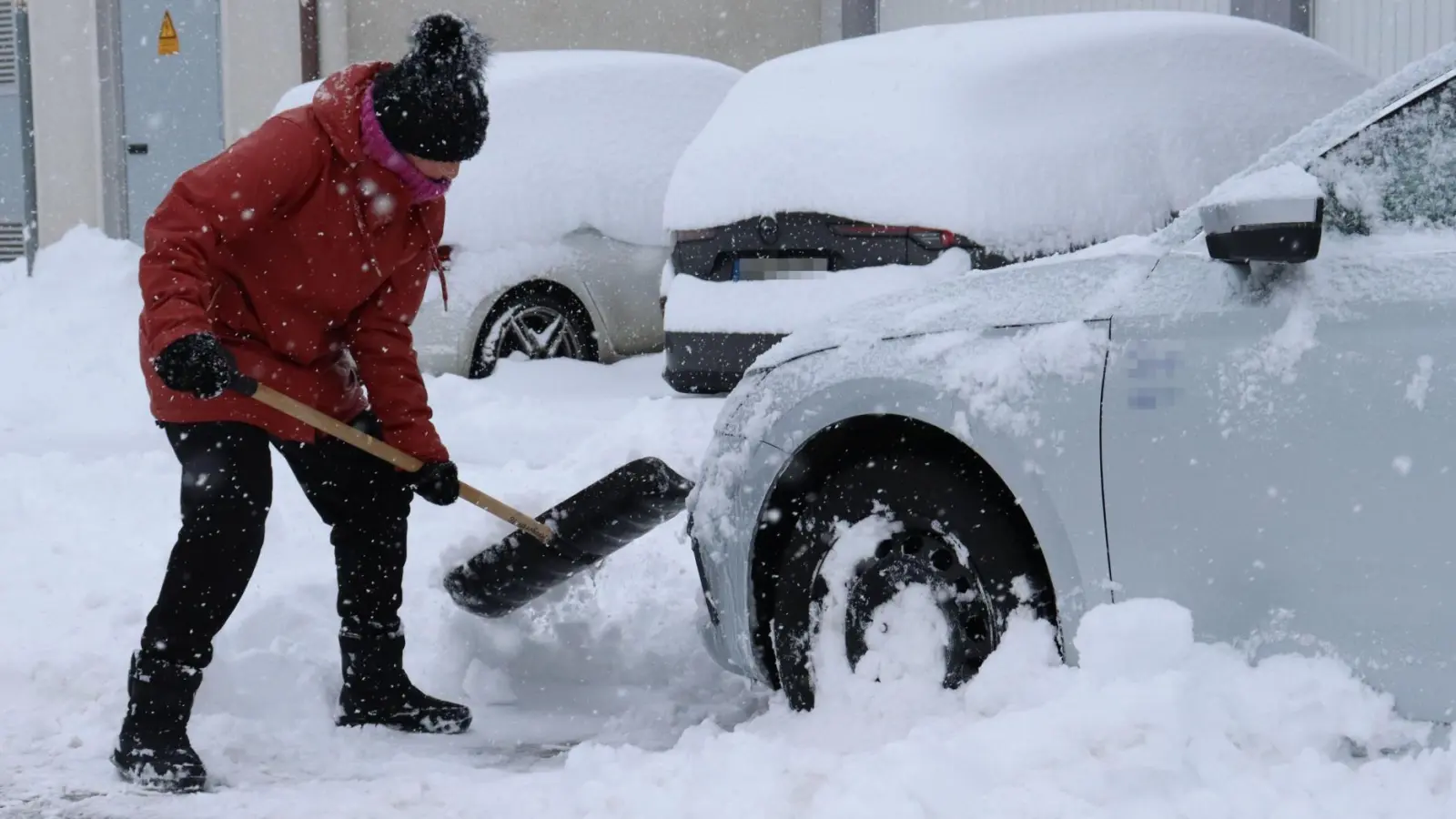 „Wohin mit dem vielen Schnee?”, lautete nach dem außergewöhnlich ergiebigen Niederschlägen der letzten Woche die Frage für Privatleute und die Kommunen. (Archivbild: Antonia Müller)