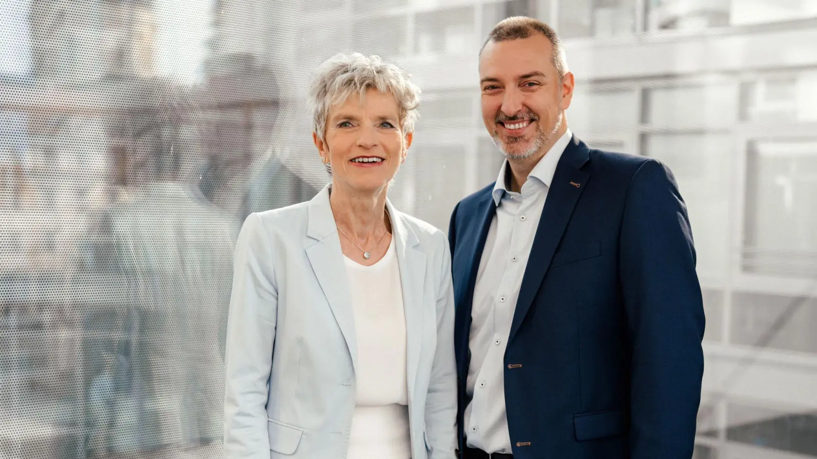 Birgit Steinborn legt ihr Mandat als Gesamtbetriebsratsvorsitzende nach elfeinhalb Jahren nieder. Tobias Bäumler wird ihr Nachfolger. (Handout) (Foto: Stephan Schumann/Munichemotions/Gesamtbetriebsrat Siemens/dpa)
