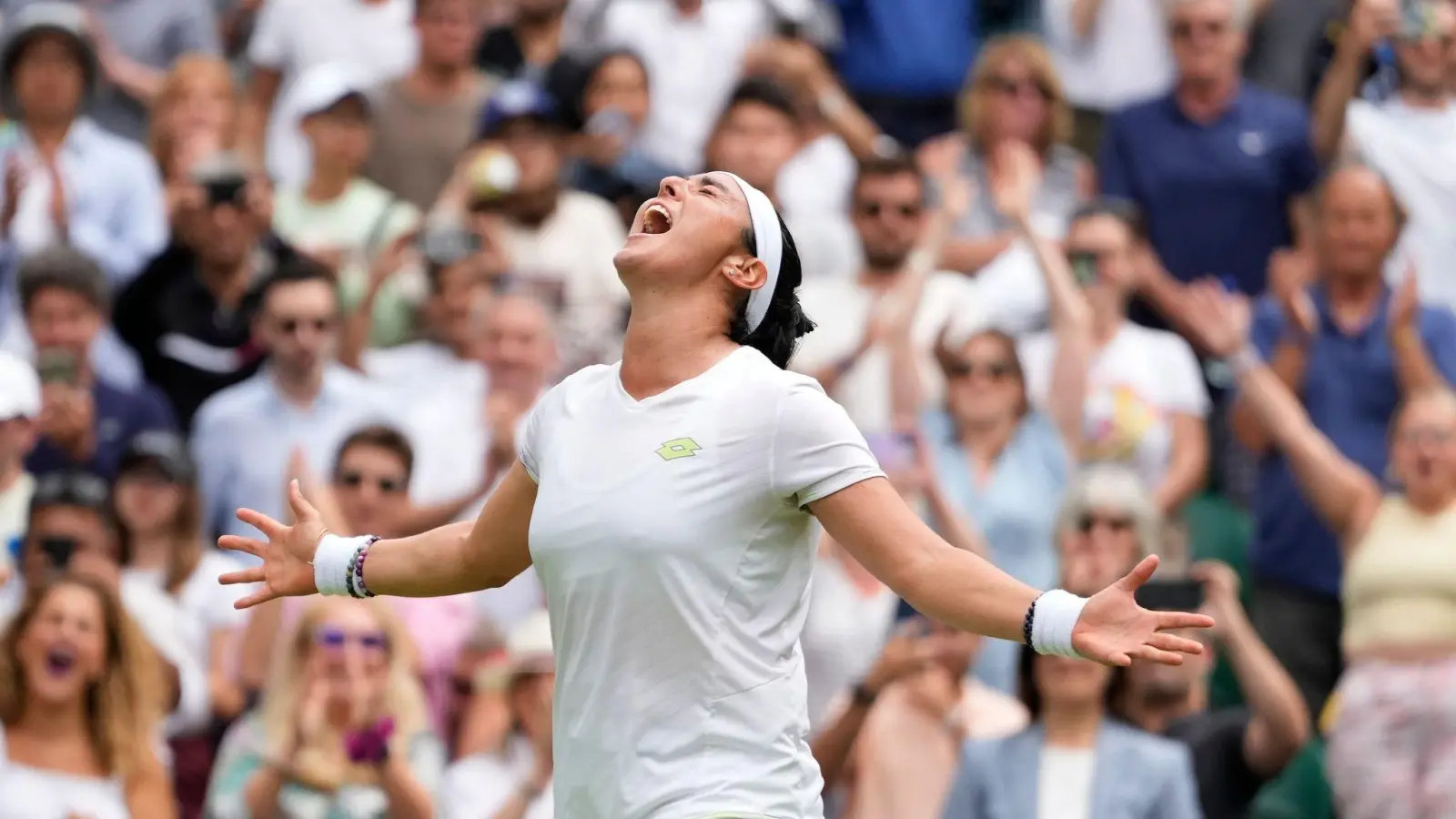 Will in Wimbledon Geschichte schreiben: Ons Jabeur. (Foto: Kirsty Wigglesworth/AP/dpa)