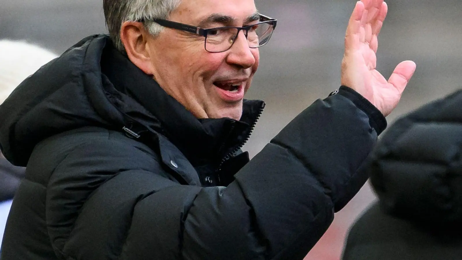 VfB-Präsident Dietmar Allgaier äußerte sich zu den Gerüchten um Stuttgarts Marketingchef Rouven Kasper. (Foto: Tom Weller/dpa)