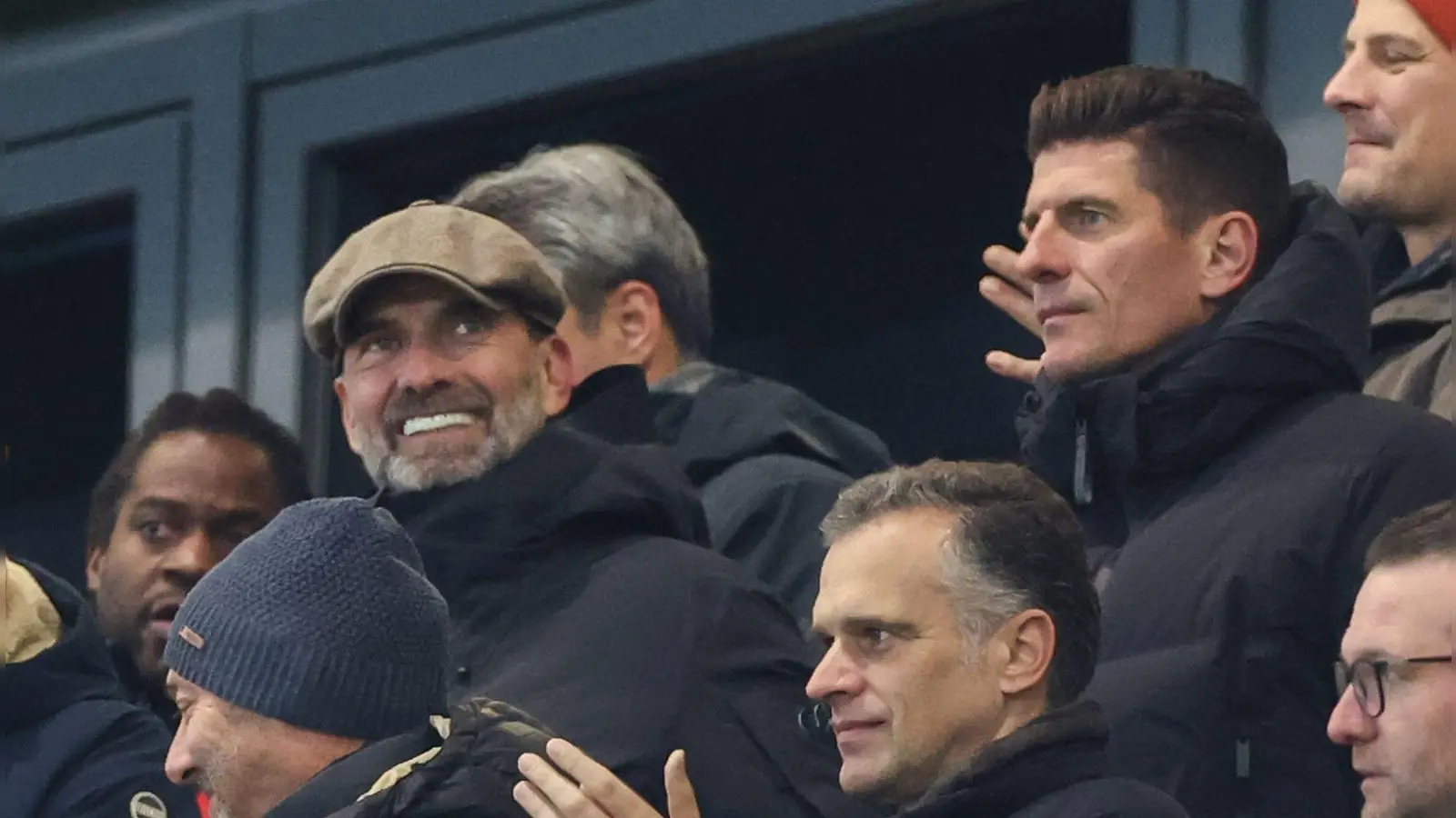 Als Experte auch bei DFB und DFL gefragt: Jürgen Klopp (2.v.l.)  (Foto: Jan Woitas/dpa)