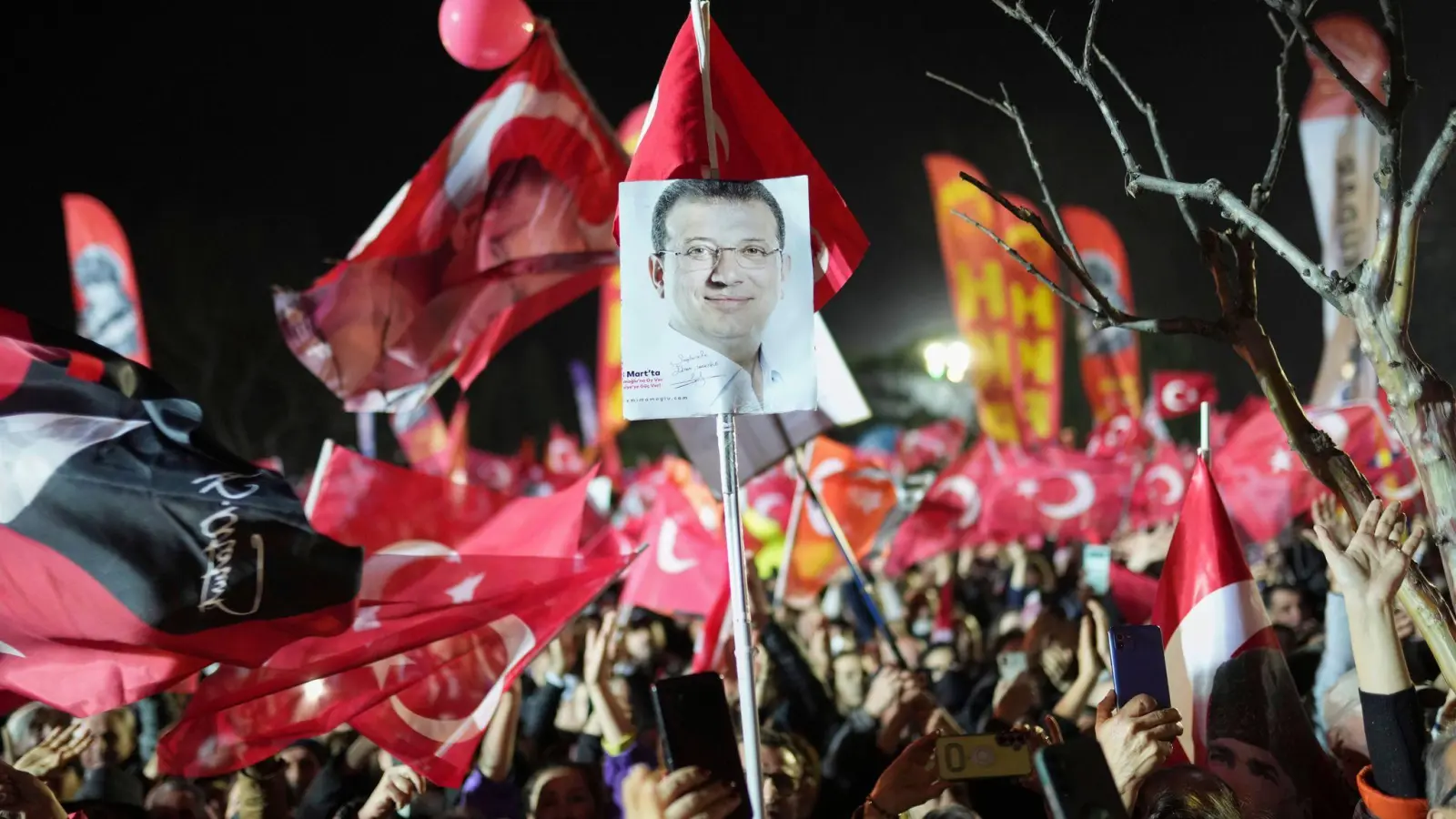 Die Festnahme Imamoglus löste landesweit empörte Proteste aus. (Archivbild) (Foto: Francisco Seco/AP/dpa)