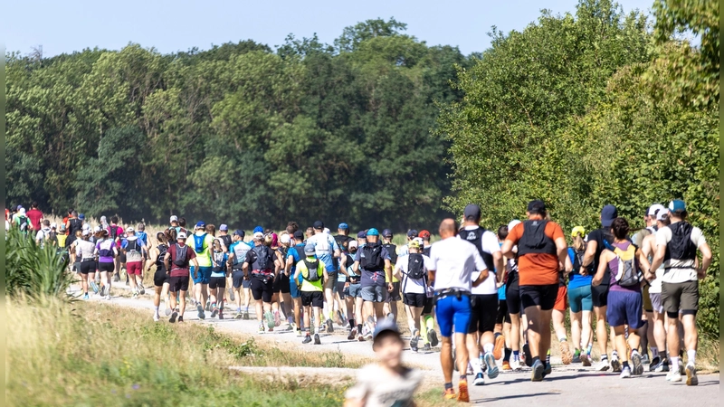 Zahlreiche Aktive machten sich auf die Strecke und genossen auch die schöne Landschaft. (Foto: Max Ohr)