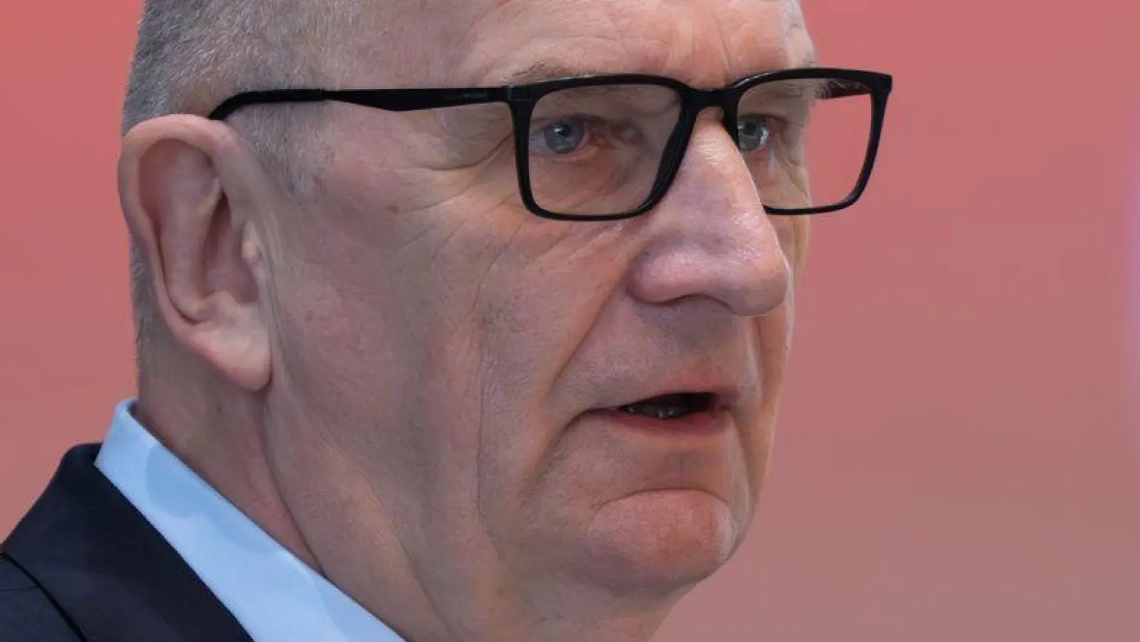 Brandenburgs Ministerpräsident Dietmar Woidke warb auf dem SPD-Parteitag um Zustimmung für den Koalitionsvertrag mit der CDU .  (Foto: Soeren Stache/dpa)