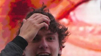 Kimi Antonelli rast in China zu seinem ersten Grand-Prix-Erfolg in der Formel 1. (Foto: Andy Wong/AP/dpa)