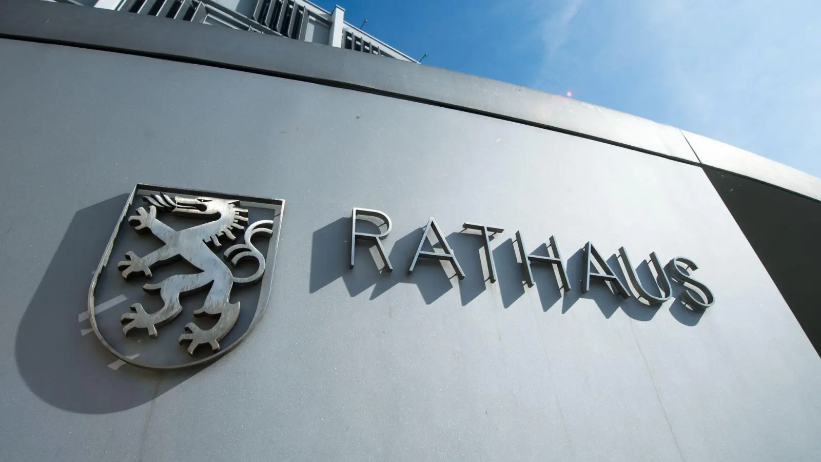 Die Beteiligung von Kindern und Jugendlichen soll in der Gemeindeordnung verankert werden, fordert der Bayerische Jugendring. (Symbolbild) (Foto: Armin Weigel/dpa)