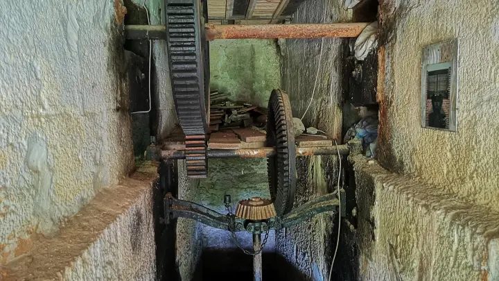 Am Mühlentag können auch sonst nicht zugängliche besondere technische Anlagen bestaunt werden. Das Foto zeigt das Pumpentriebwerk der Bronnenmühle, das im 19. Jahrhundert installiert wurde. (Foto: Jürgen Binder)