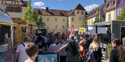 Mit dem Streetfood-Festival (hier ein Foto von 2024) starten die großen Open-Air-Veranstaltungen in Ansbach in diesem Jahr am ersten Wochenende im Mai.  (Foto: Florian Pöhlmann)