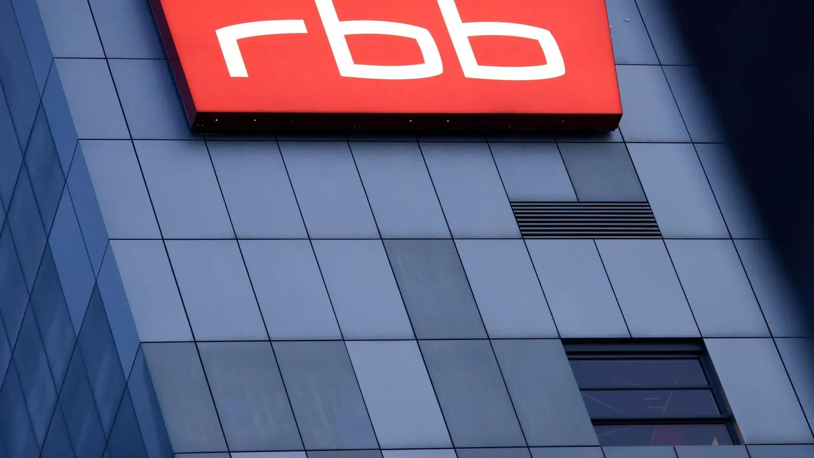 Der RBB fordert laut Gericht Geld von Ex-Intendantin Patricia Schlesinger zurück. (Foto: Carsten Koall/dpa)