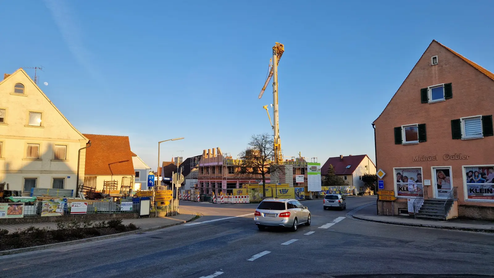 In Burgoberbachs Mitte treffen vier Straßen aufeinander. Eine ganze Reihe an Maßnahmen soll den Ortskern nachhaltig verändern. (Foto: Andrea Walke)