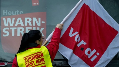 Die Warnstreiks im Nahverkehr treffen heute Regensburg, Passau und Landshut. (Archivbild) (Foto: Stefan Puchner/dpa)