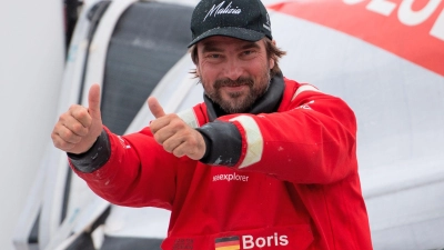 Boris Herrmann und das Team Malizia segeln dem Ziel ihrer Ocean-Race-Premiere entgegen. (Foto: Loic Venance/AP/dpa)
