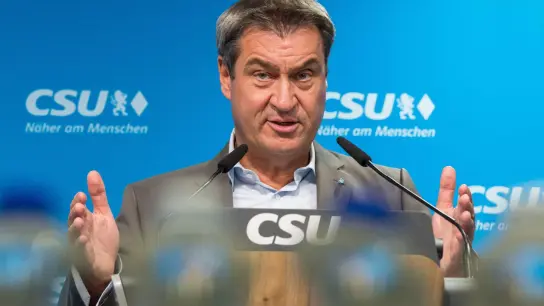CSU-Chef und Bayerns Ministerpräsident Markus Söder nimmt an einer Pressekonferenz teil. (Foto: Peter Kneffel/dpa)