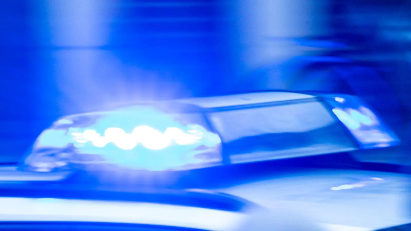 Kurz vor Mitternacht wurde die Polizei alarmiert. (Symbolbild) (Foto: Jens Büttner/dpa)