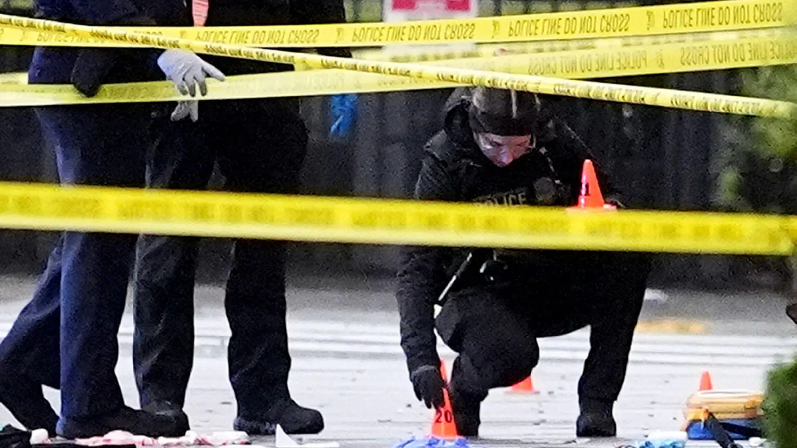 Schüsse sollen gefallen sein.  (Foto: Alex Brandon/AP/dpa)