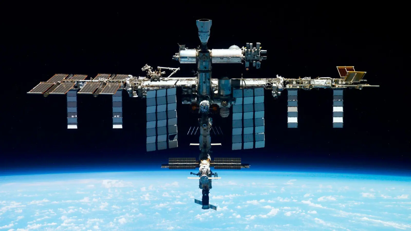 Die Nasa muss eine Crew aus medizinischen Gründen vorzeitig zurück zur Erde holen. (Archivfoto) (Foto: -/Roscosmos State Space Corporation via AP/dpa)