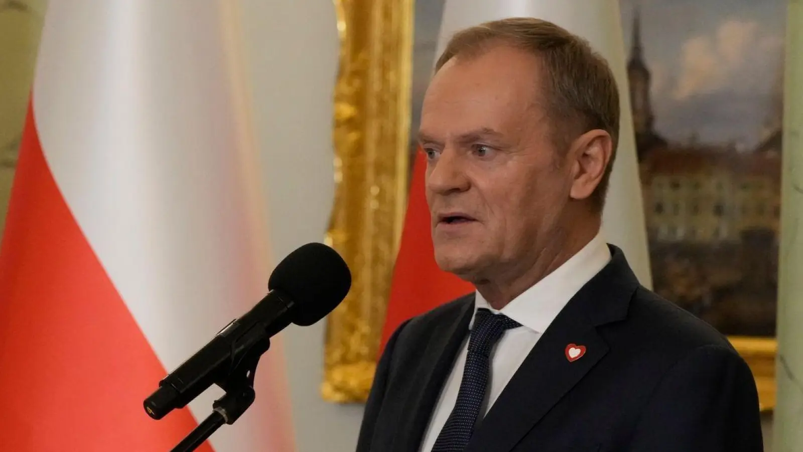 Polens Ministerpräsident Donald Tusk will das Abtreibungsrecht lockern und den Zugang zur „Pille danach“ erleichtern (Archivbild). (Foto: Czarek Sokolowski/AP/dpa)