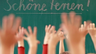 In der Debatte um die seit Jahren bestehende Ferien-Sonderregel für Bayern und Baden-Württemberg haben sich mehrere Bundesländer der Kritik aus NRW angeschlossen. (Foto: Matthias Bein/dpa)