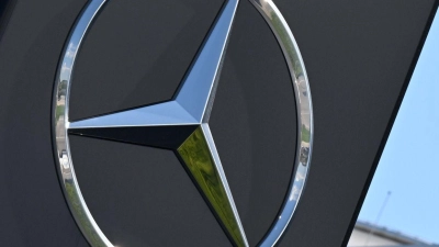 Mercedes will bis in die 2030er-Jahre hinein sowohl Elektroantriebe als auch Verbrenner produzieren. (Foto: Bernd Weißbrod/dpa)